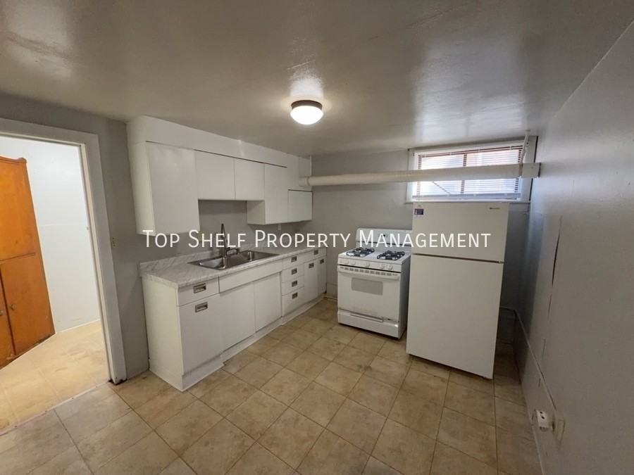 2419 Cottage Grove Ave #8 - Photo 3 of 6