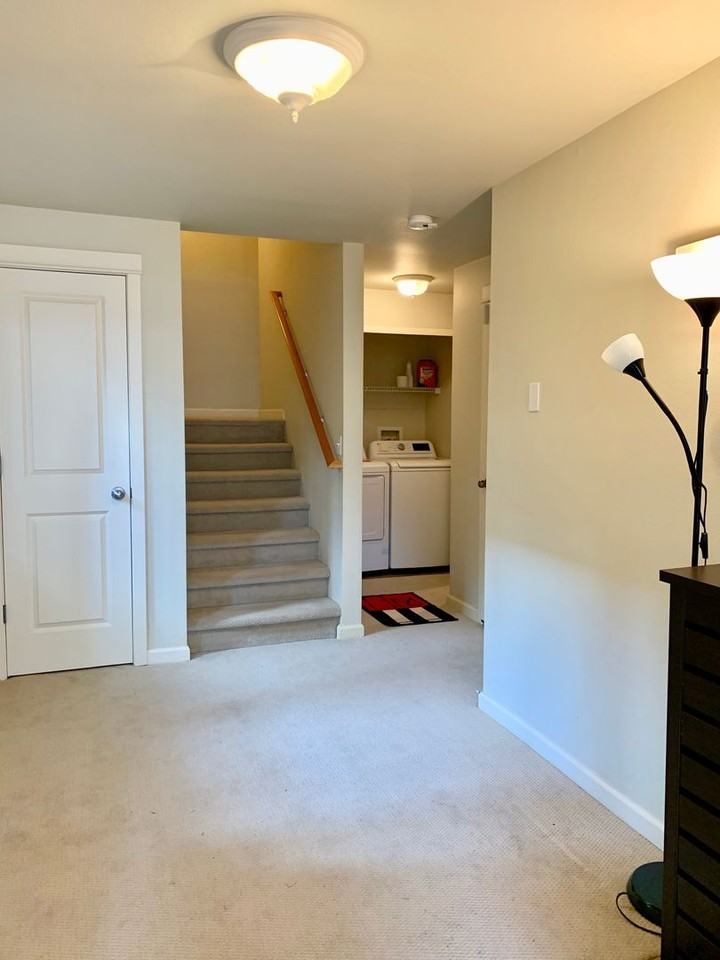 1225 Ne 124th St - Photo 2 of 24