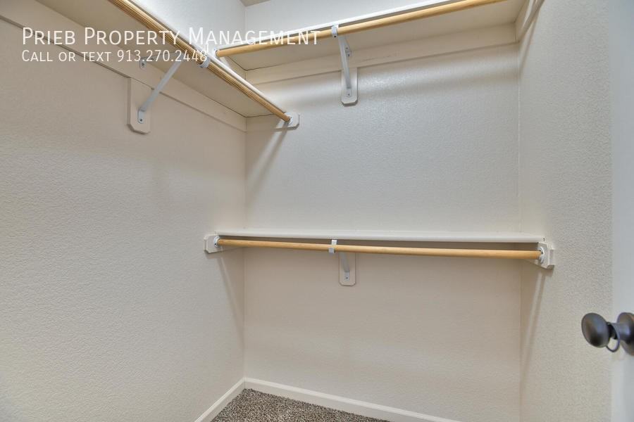 2032 S 137th St - Photo 7 of 17