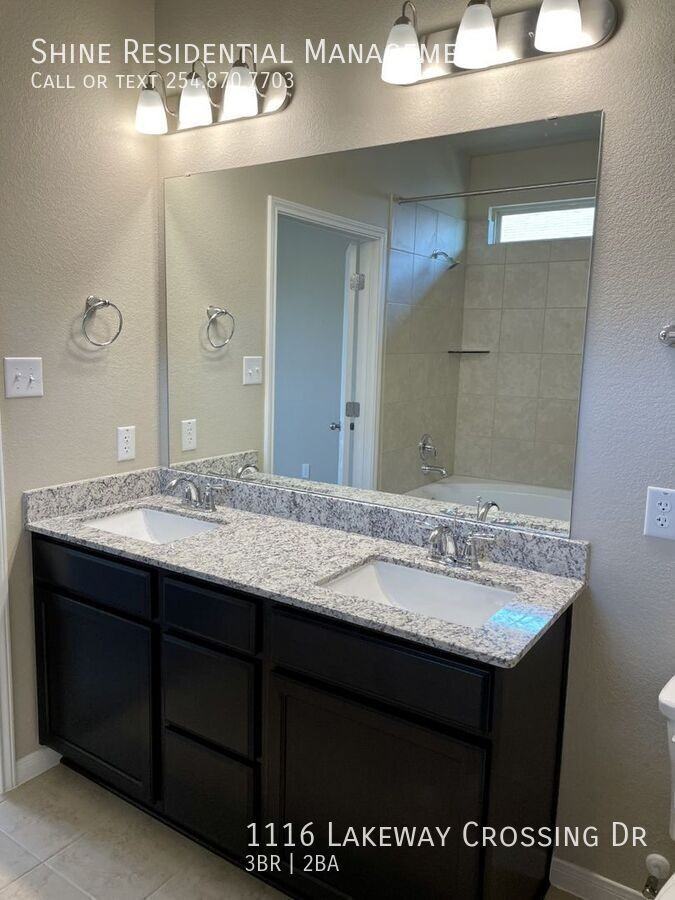 1116 Lakeway Crossing Dr - Photo 6 of 8