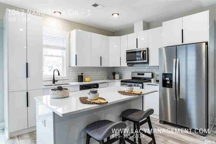 1043 Nano Tech Cir #1 - Photo 6 of 33