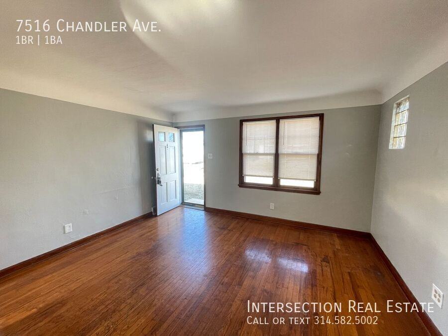 7516 Chandler Ave - Photo 5 of 18