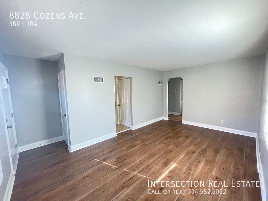 8828 Cozens Ave - Photo 3 of 20