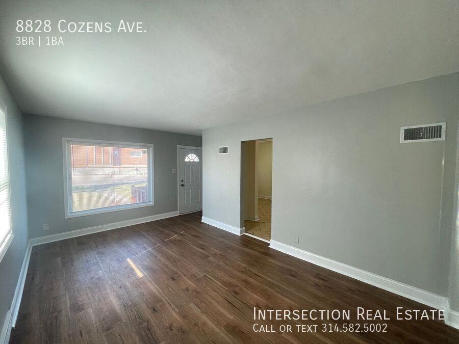 8828 Cozens Ave - Photo 4 of 20