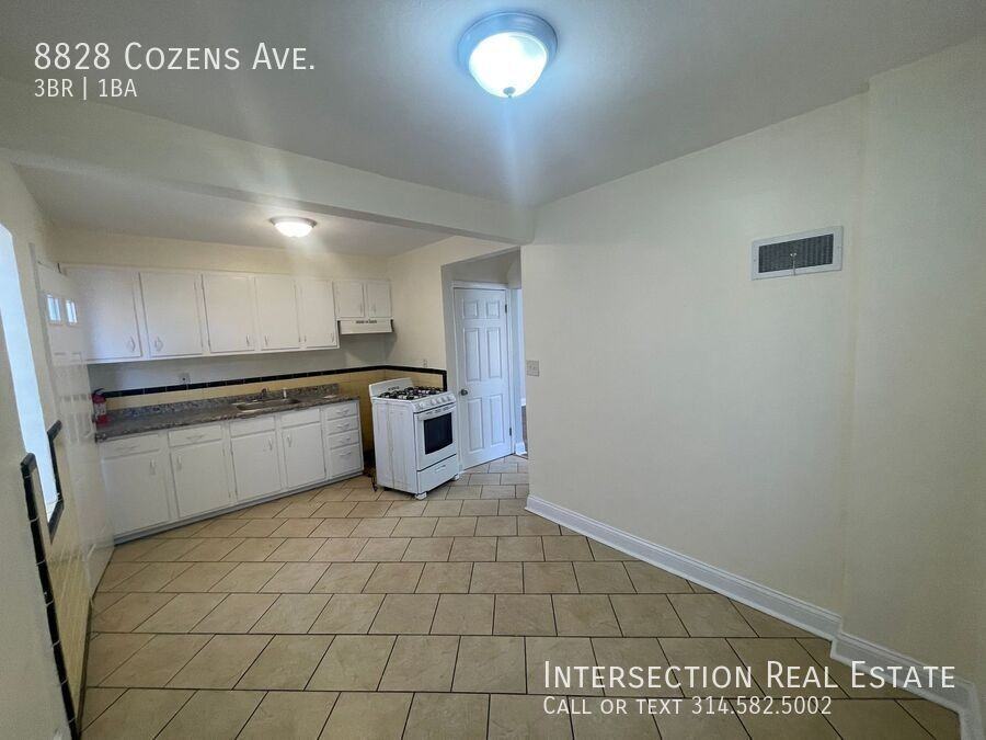 8828 Cozens Ave - Photo 5 of 20