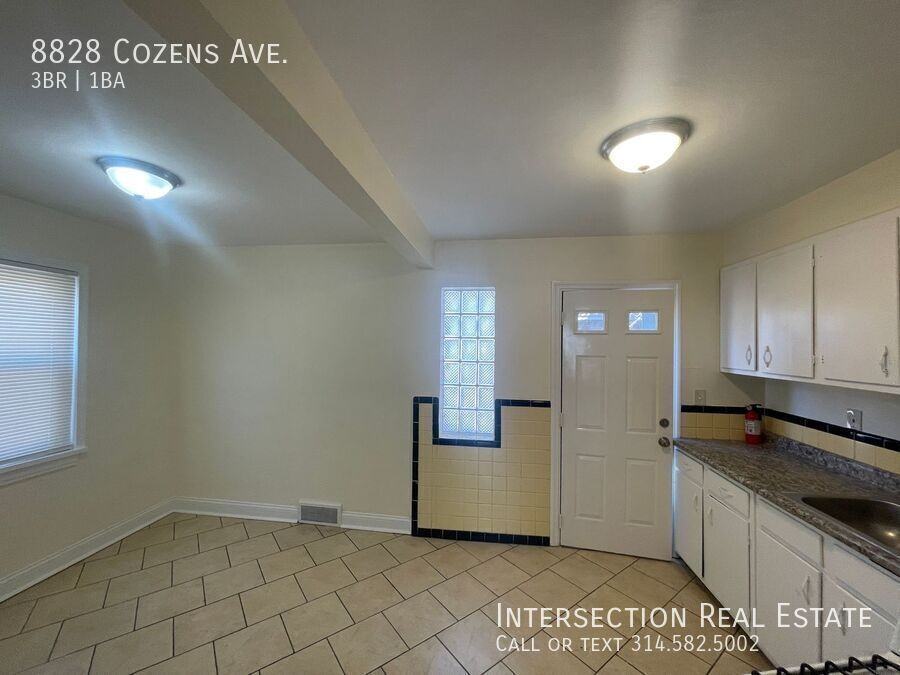 8828 Cozens Ave - Photo 6 of 20