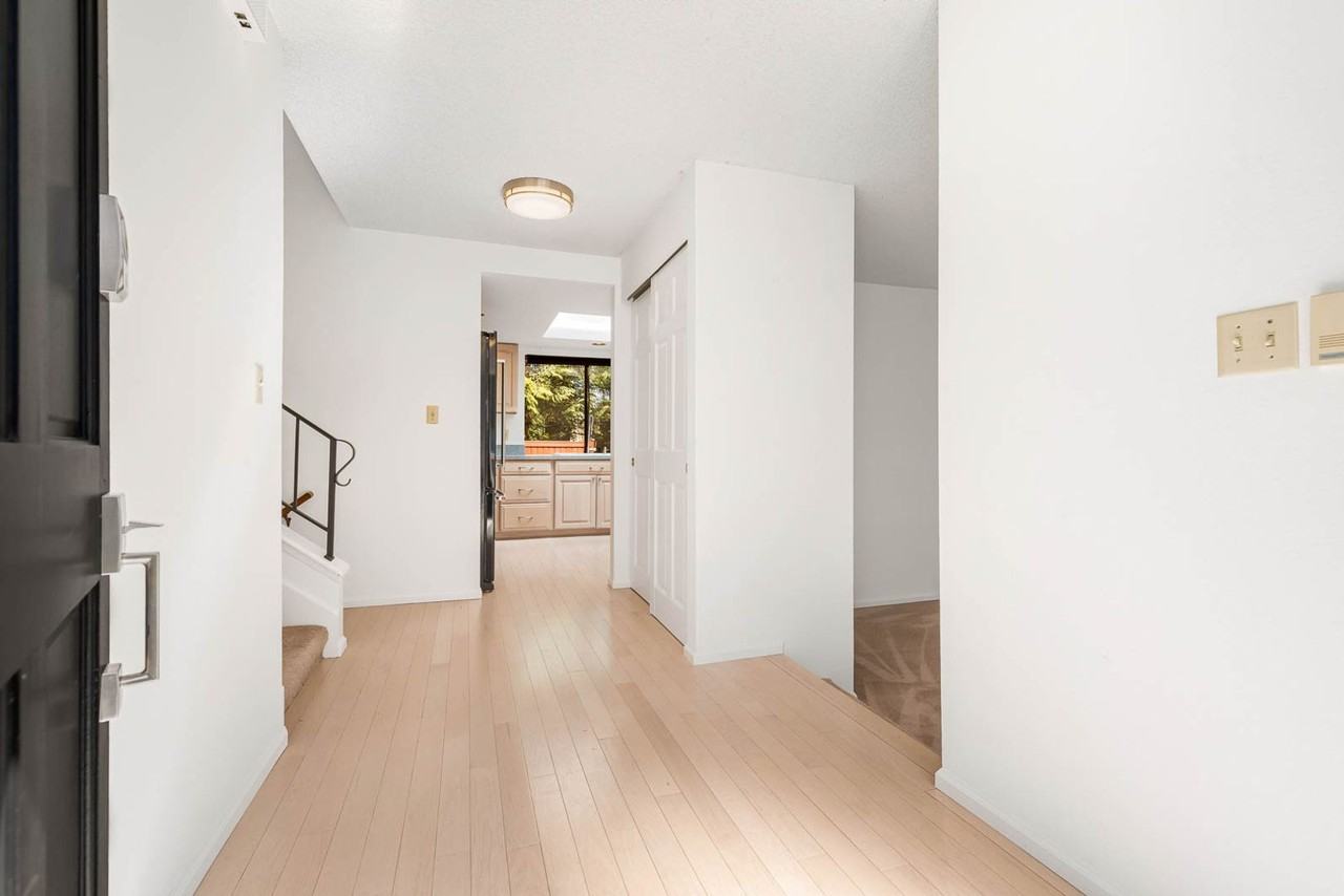 10716 Ne 144th Ct - Photo 3 of 28