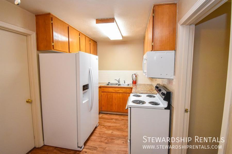 1827 Harris St #112 - Photo 2 of 9