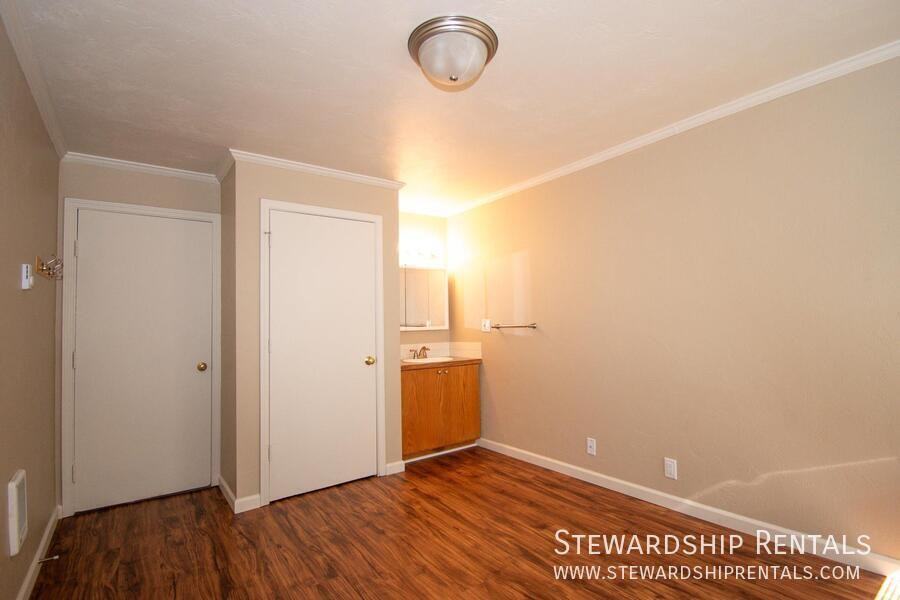 1827 Harris St #112 - Photo 5 of 9