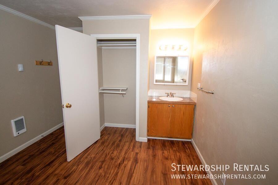 1827 Harris St #112 - Photo 6 of 9