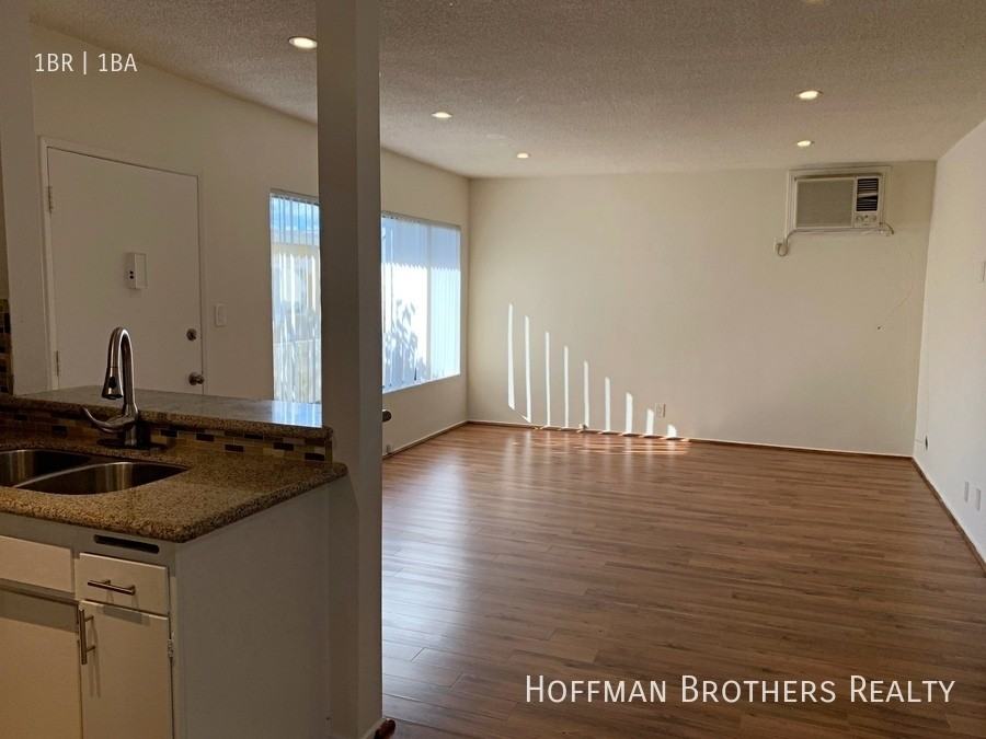 1521 E Windsor Rd #10 - Photo 4 of 13