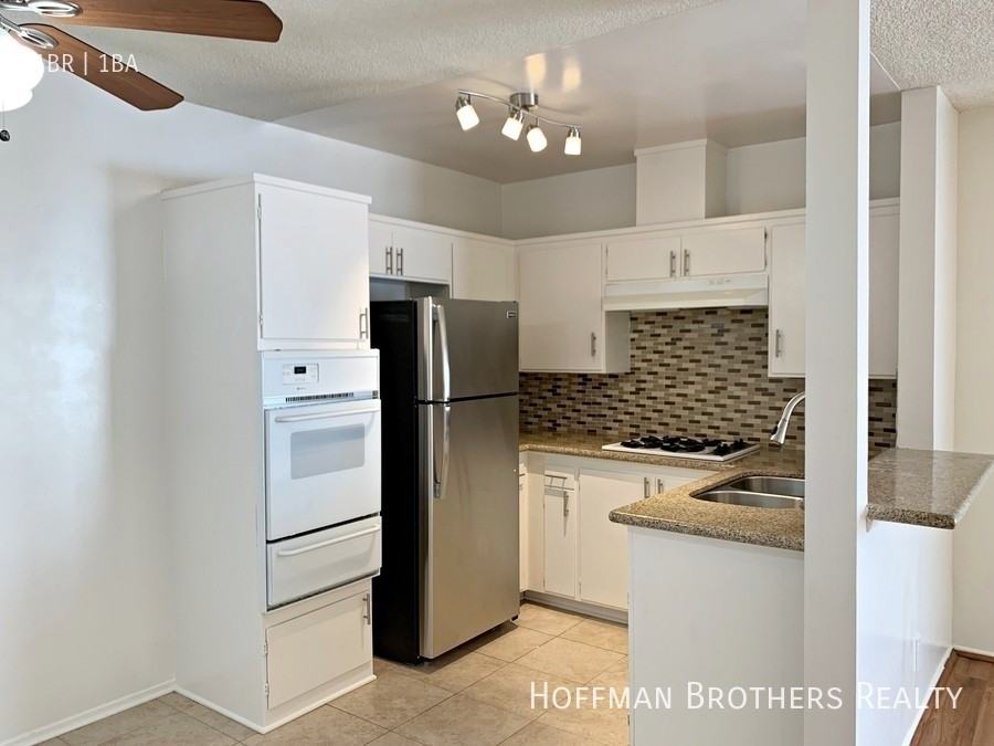 1521 E Windsor Rd #10 - Photo 6 of 13