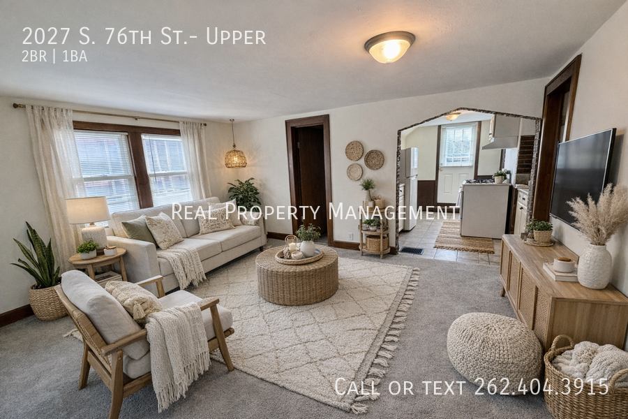 2027 S 76th St Uppr - Photo 5 of 12