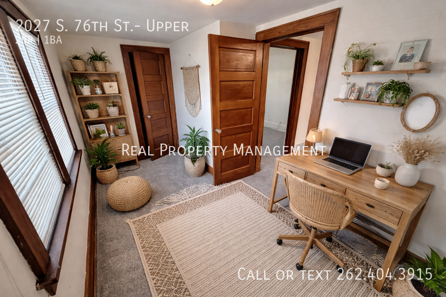 2027 S 76th St Uppr - Photo 7 of 12