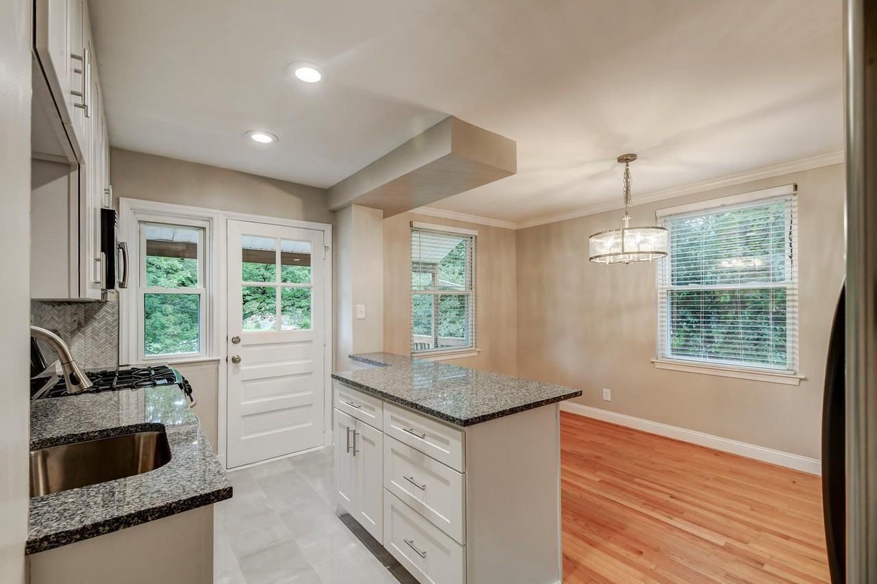 8451 Water Oak Rd - Photo 3 of 38