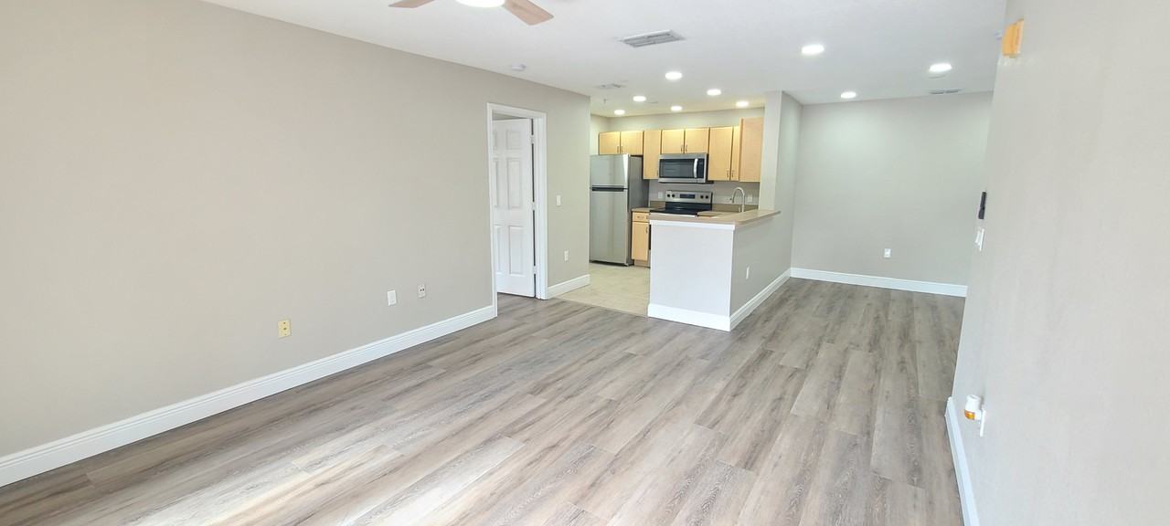 940 Village Trl #205 - Photo 2 of 37