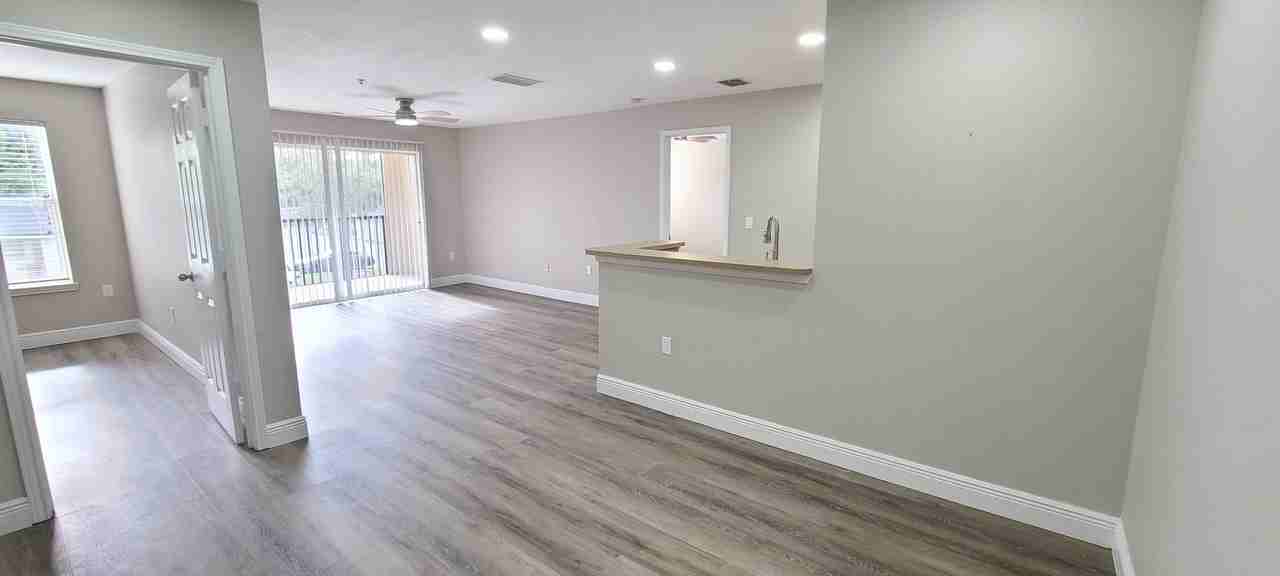 940 Village Trl #205 - Photo 4 of 37