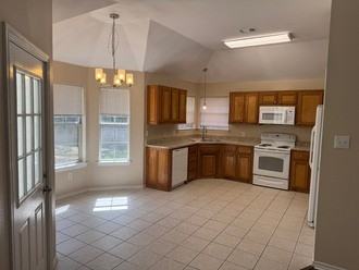 103 King Arthur Ct #NA - Photo 2 of 8