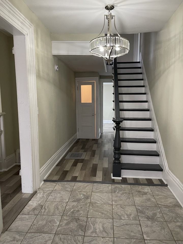 713 W Jackson St #713 - Photo 3 of 12