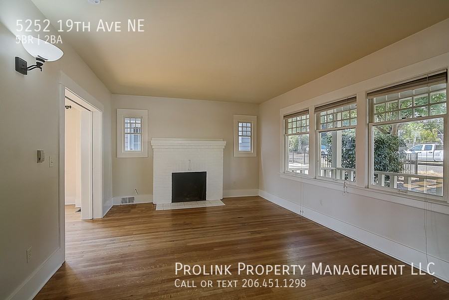 5252 19th Ave Ne - Photo 4 of 17