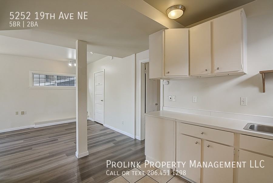 5252 19th Ave Ne - Photo 6 of 17