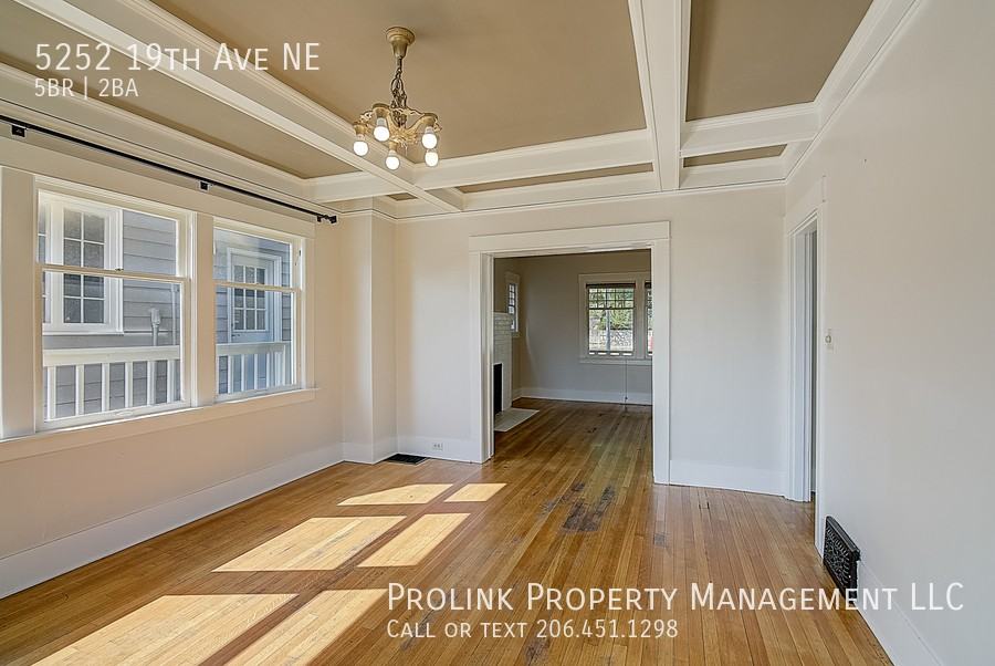 5252 19th Ave Ne - Photo 7 of 17