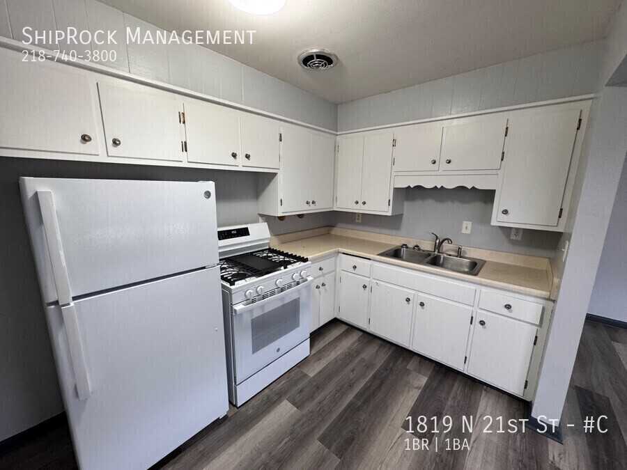 1819 N 21st St #C - Photo 4 of 9