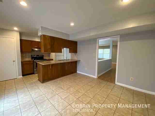 1418 Kemper St - Photo 7 of 18