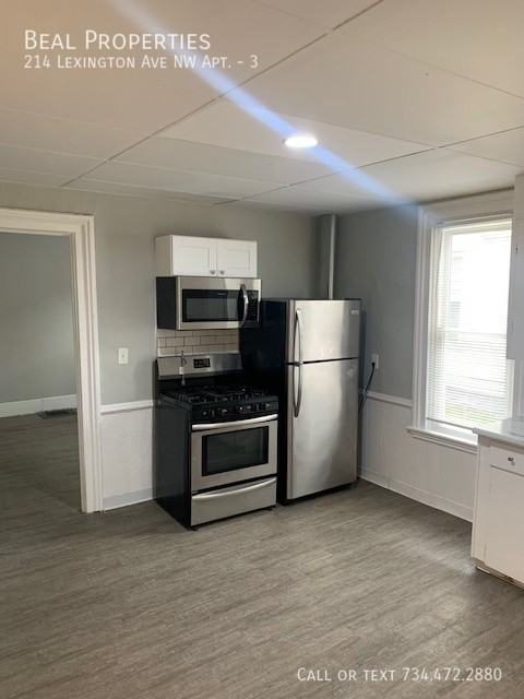 214 Lexington Ave Nw #3 - Photo 3 of 20