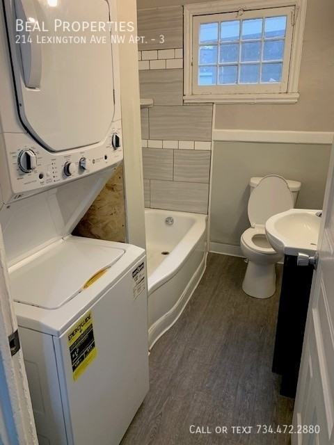 214 Lexington Ave Nw #3 - Photo 4 of 20