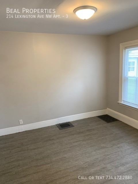 214 Lexington Ave Nw #3 - Photo 7 of 20