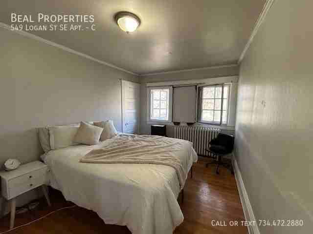 549 Logan St Se #C - Photo 3 of 10