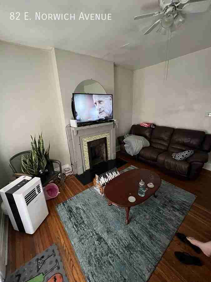 82 E Norwich Ave - Photo 2 of 13