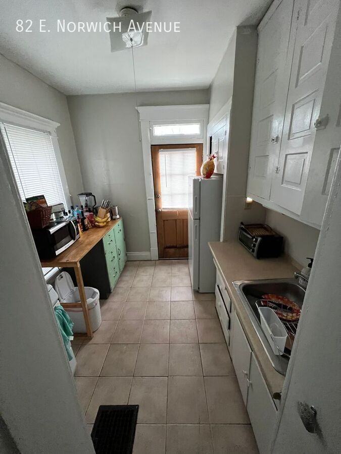 82 E Norwich Ave - Photo 6 of 13