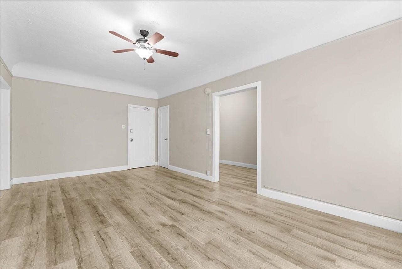 118 N Westmoreland Ave #205 - Photo 2 of 10