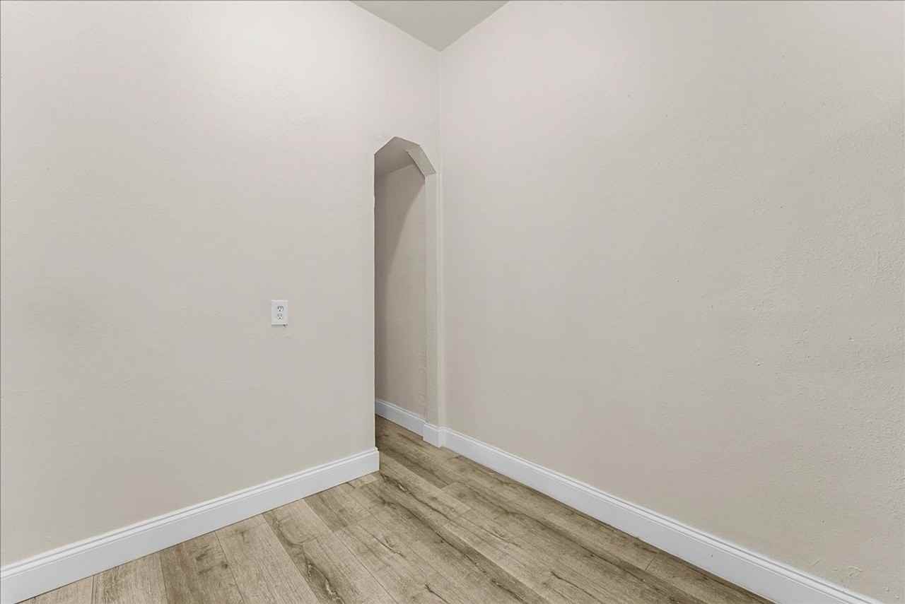 118 N Westmoreland Ave #205 - Photo 5 of 10