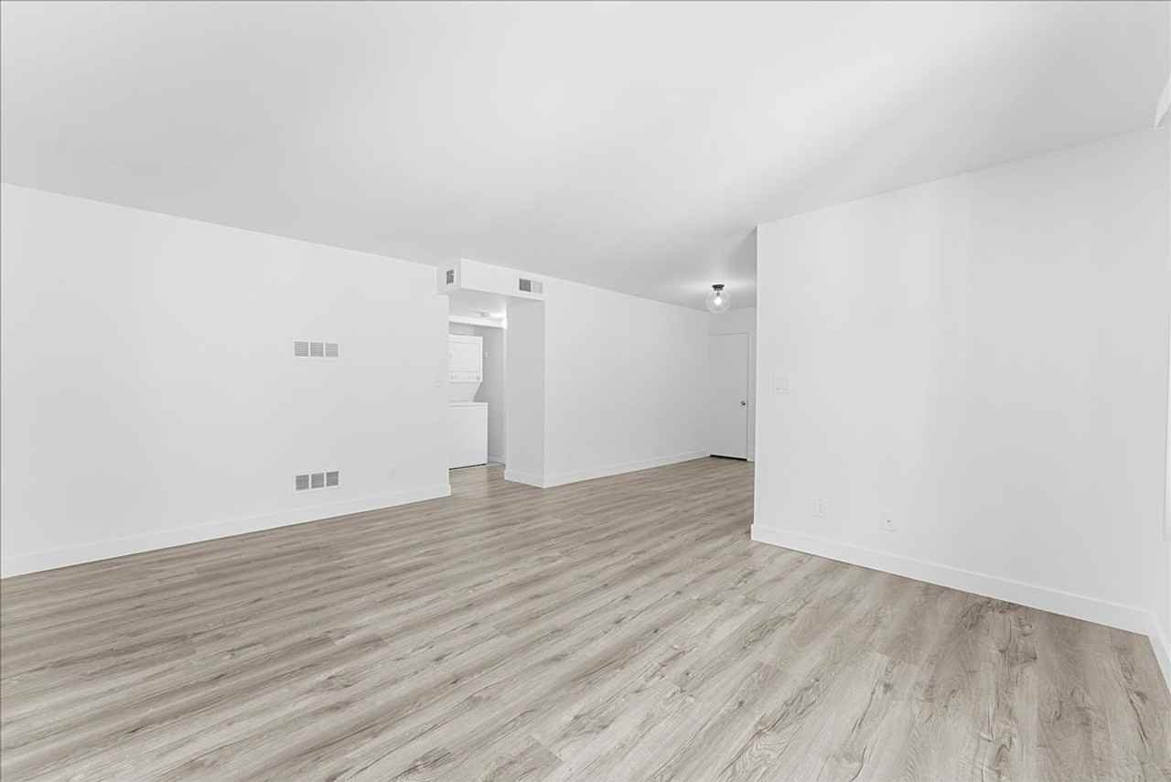 444 W Windsor Rd #10 - Photo 5 of 19