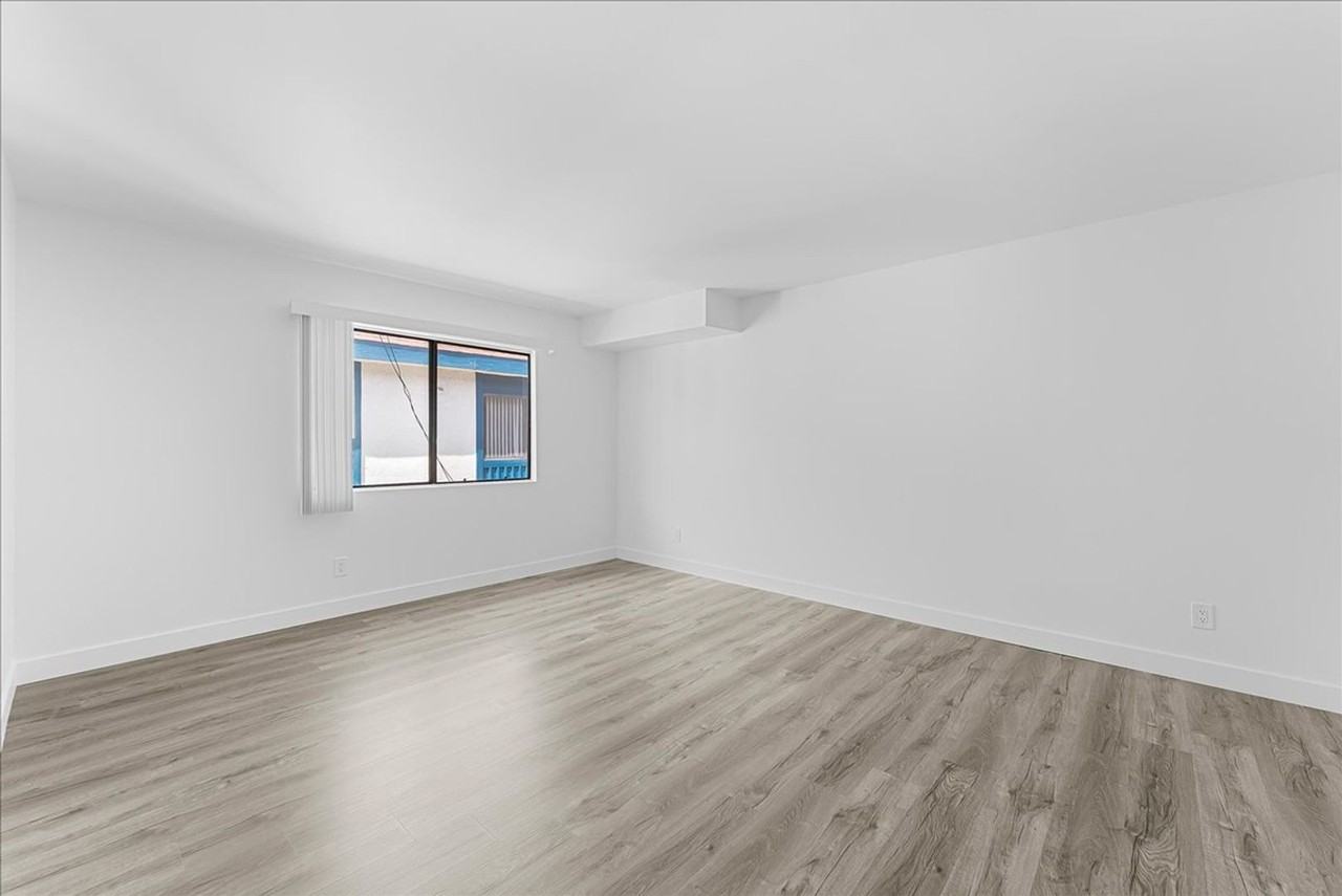 444 W Windsor Rd #10 - Photo 6 of 19