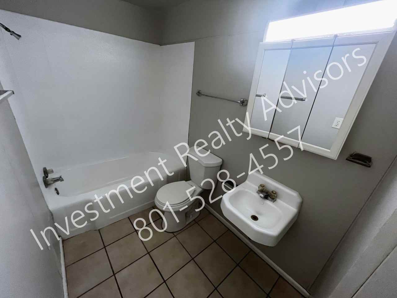 585 N Main St #4 - Photo 4 of 5