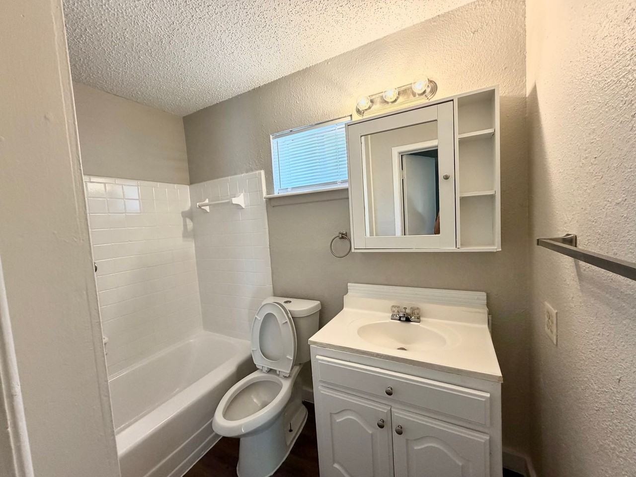 6403 Hollis Ave - Photo 7 of 7
