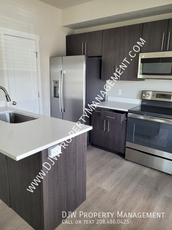 632 N 44th St - Photo 3 of 10