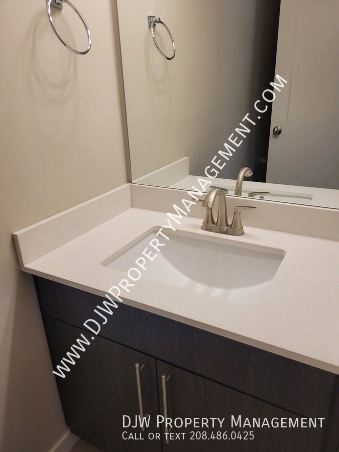 632 N 44th St - Photo 4 of 10