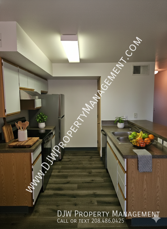 707 S Orchard St - Photo 3 of 6