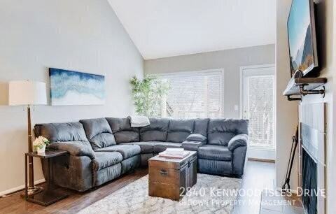2840 Kenwood Isles Dr - Photo 3 of 22