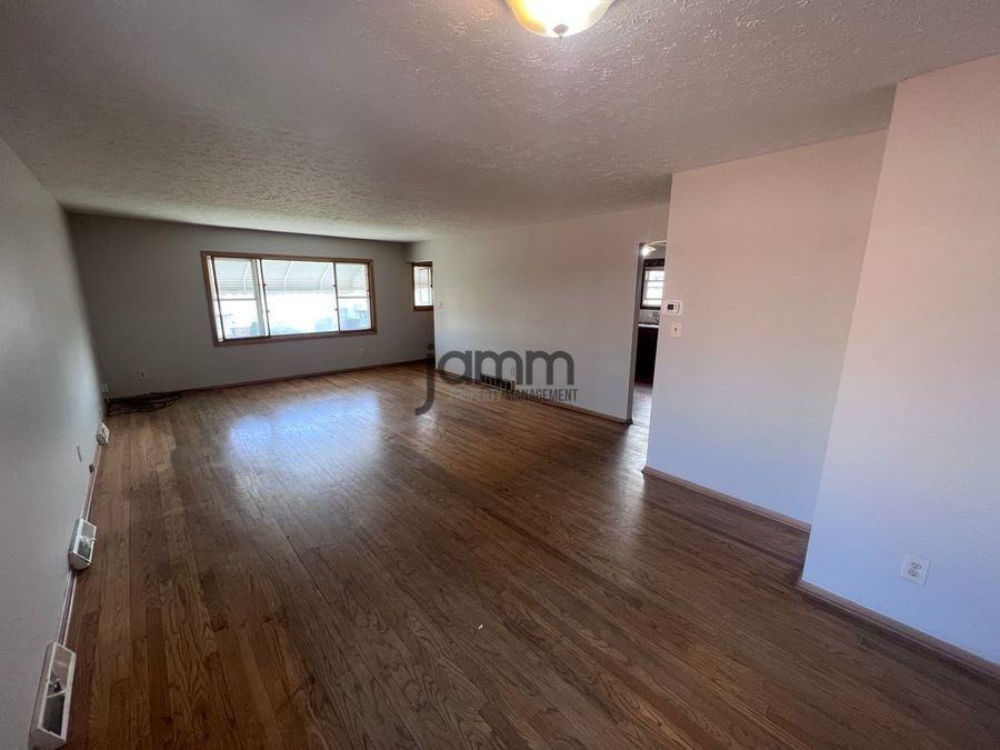 540 E 208th St - Photo 4 of 20