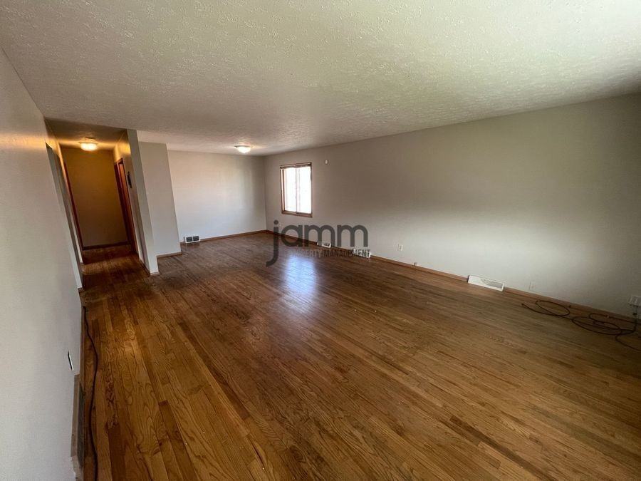 540 E 208th St - Photo 6 of 20