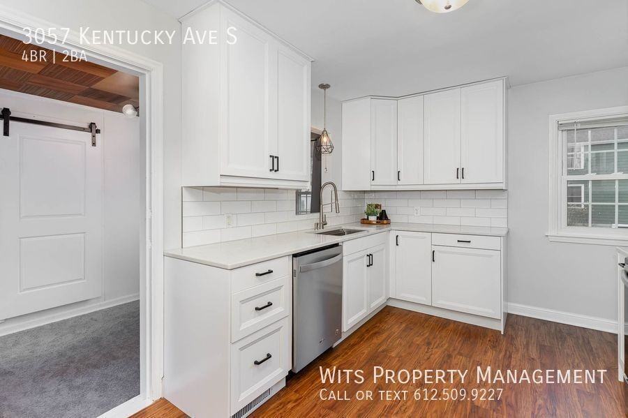 3057 Kentucky Ave S - Photo 4 of 24