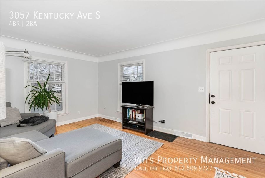 3057 Kentucky Ave S - Photo 5 of 24