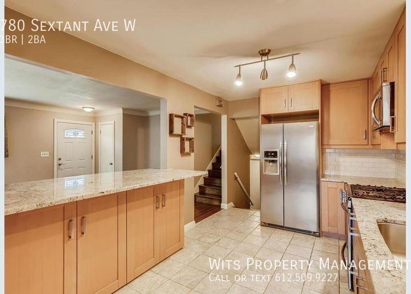 780 Sextant Ave W - Photo 7 of 23