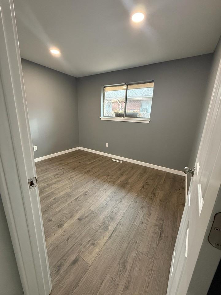 45 Lansing St - Photo 2 of 5